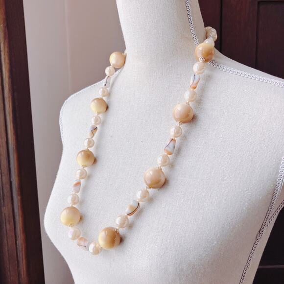 Vintage 1950s Mid Century Glass Bead Statement Necklace Cream Brown Chunky READ - Picture 2 of 13